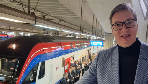 "SNOVI SE OSTVARUJU KADA VREDNO RADITE" Predsednik Vučić se provozao brzim vozom do Petrovaradina!
