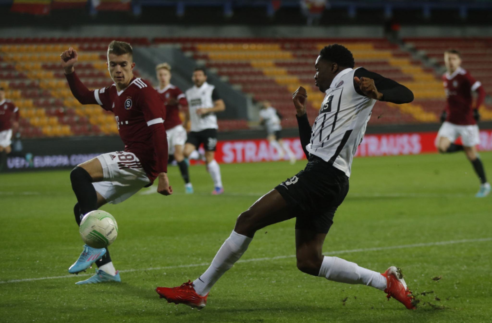 VELIKA POBEDA ZA SRPSKI FUDBAL! Trijumf Partizana u Pragu otvara vrata direktnog plasmana u Ligu šampiona!