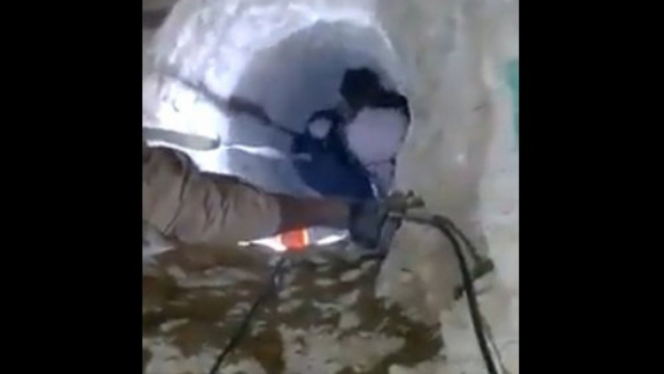 DEŠAVA SE NOVA DRAMA: Dečak upao u bunar u Avganistanu (VIDEO)
