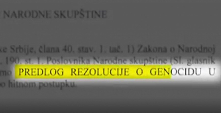 ISPRAVKA Marinika nije usred Skupštine urlala da su Srbi počinili genocid u Srebrenici (VIDEO)