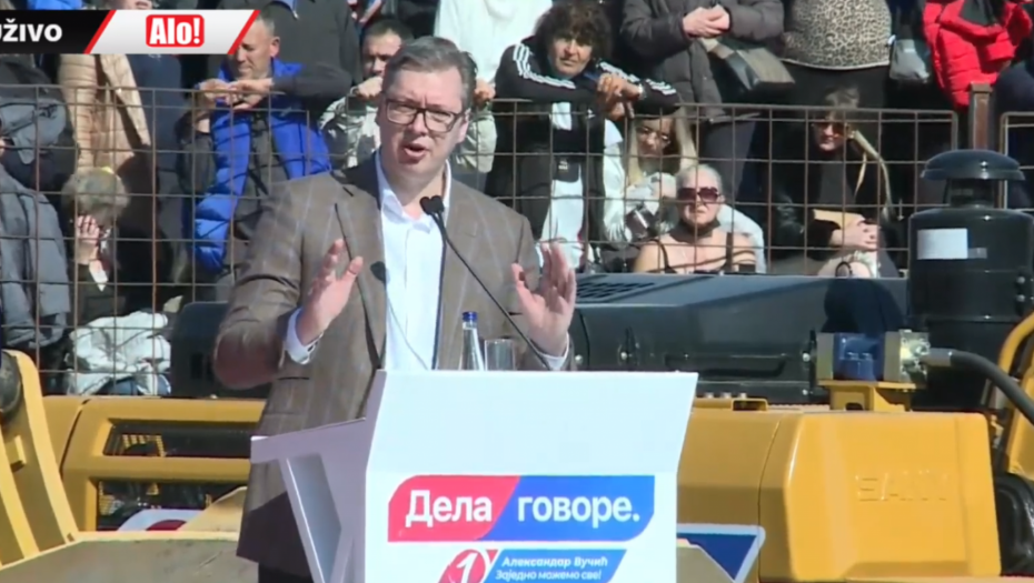 "LELE, LELE, PA NE IDE, ODANUSMO, ALI NE IDE" Predsednik Vučić jednom rečenicom nasmejao više od 15.000 ljudi na skupu u Merošini (FOTO/VIDEO)
