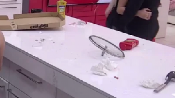 TI SI MOJA LJUBAV! Aleks zaboravila na sva Dejanova odbijanja, pa od miline nije znala šta će! Evo kako je Dejan reagovao na njene izlive emocija