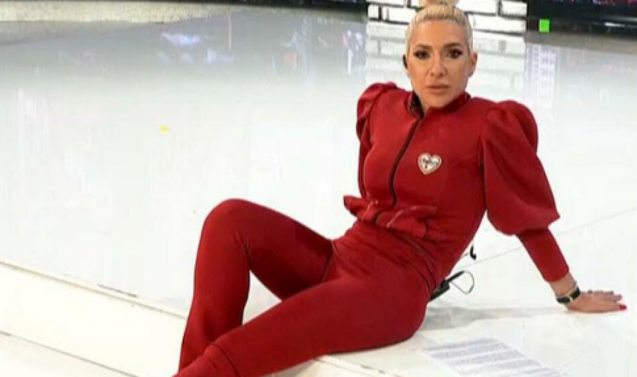 ŠOK! JOVANA LEGLA NA POD I VODILA PROGRAM! Jeremićeva ne prestaje da iznenađuje, a od se**epila sve pršti!