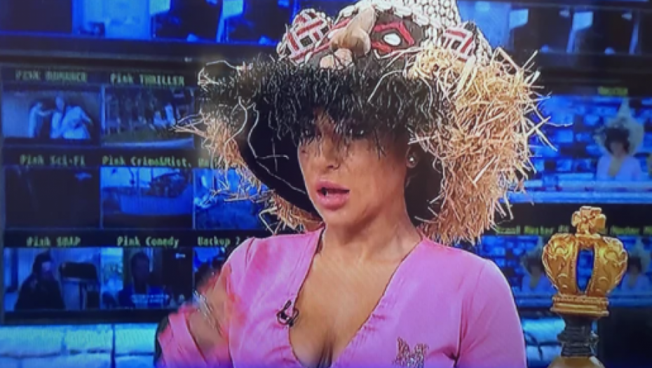 ZVONCEM SMIRIVALA GOSTE U STUDIJU! Jovana Jeremić ne prestaje da šokira javnost, evo šta je sad uradila!