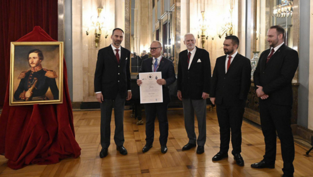 GORANU VESIĆU URUČENO VELIKO PRIZNANJE Na grudima je poneo  orden „Krst vožda Đorđa Stratimirovića”