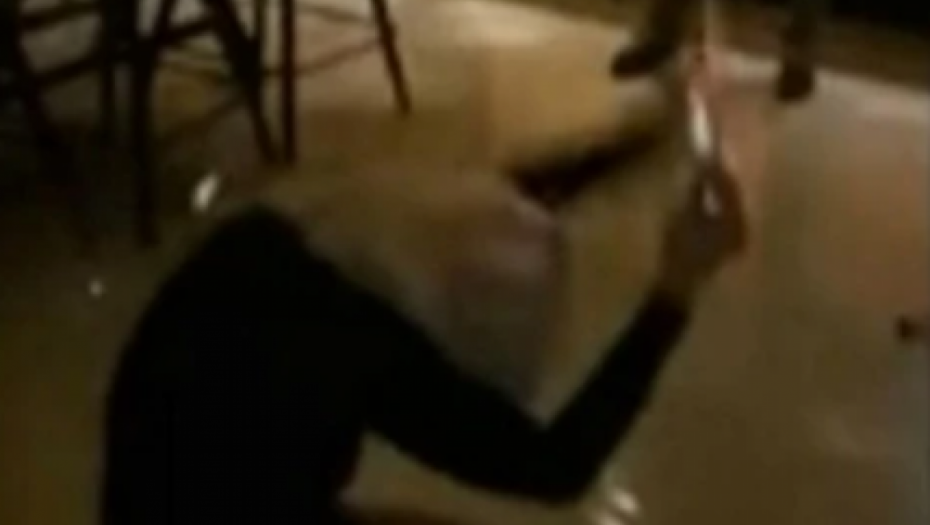 BACALA SE NA KOLENA I UDARALA RUKAMA O POD! Detalji proslave četrdesetog rođendana Milice Dabović (FOTO)