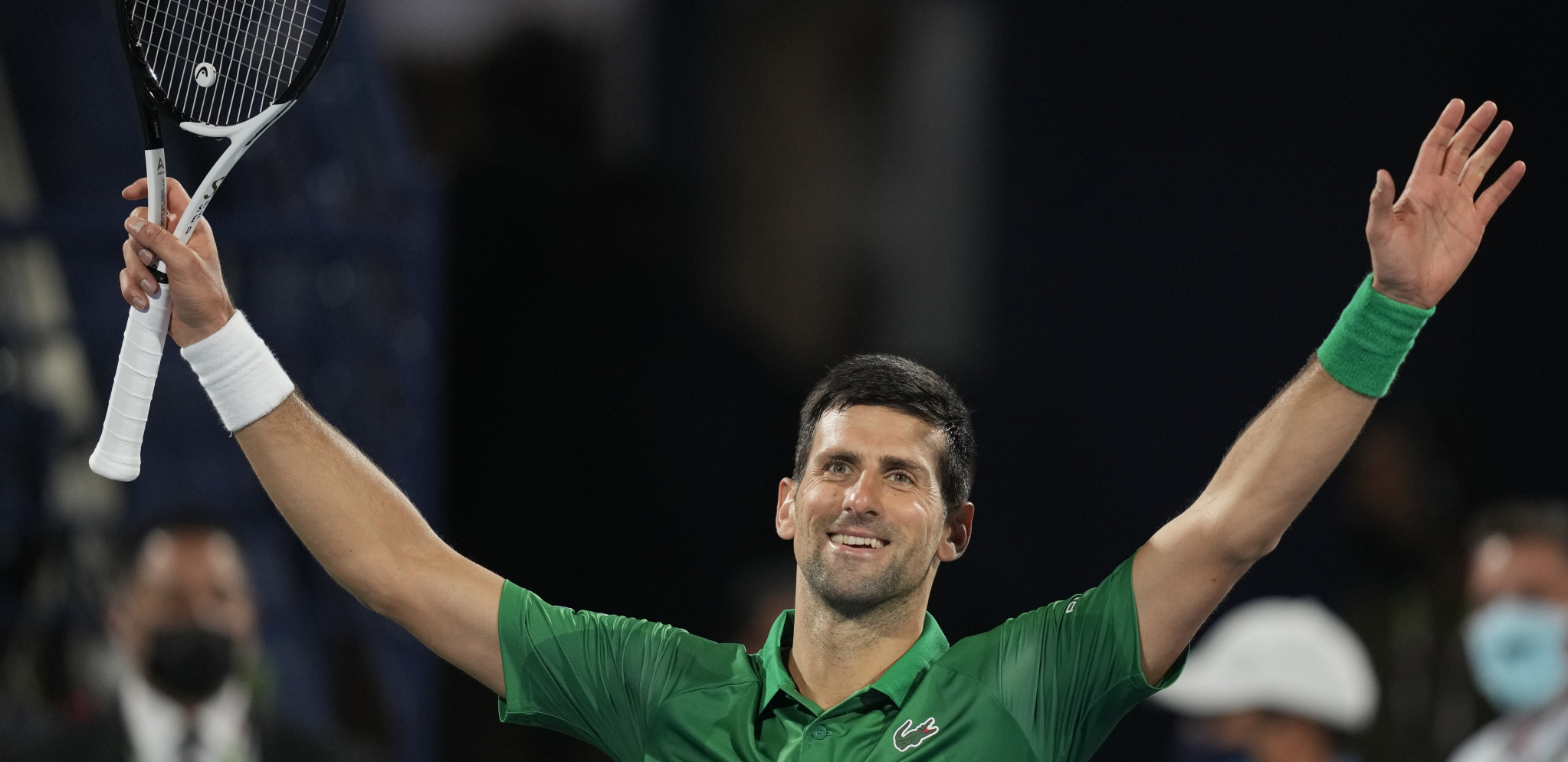 SVI ŽELE FOTOGRAFIJU SA NJIM! Fanovi čekali Noleta posle meča, skandirali u čast prvog tenisera sveta (VIDEO)