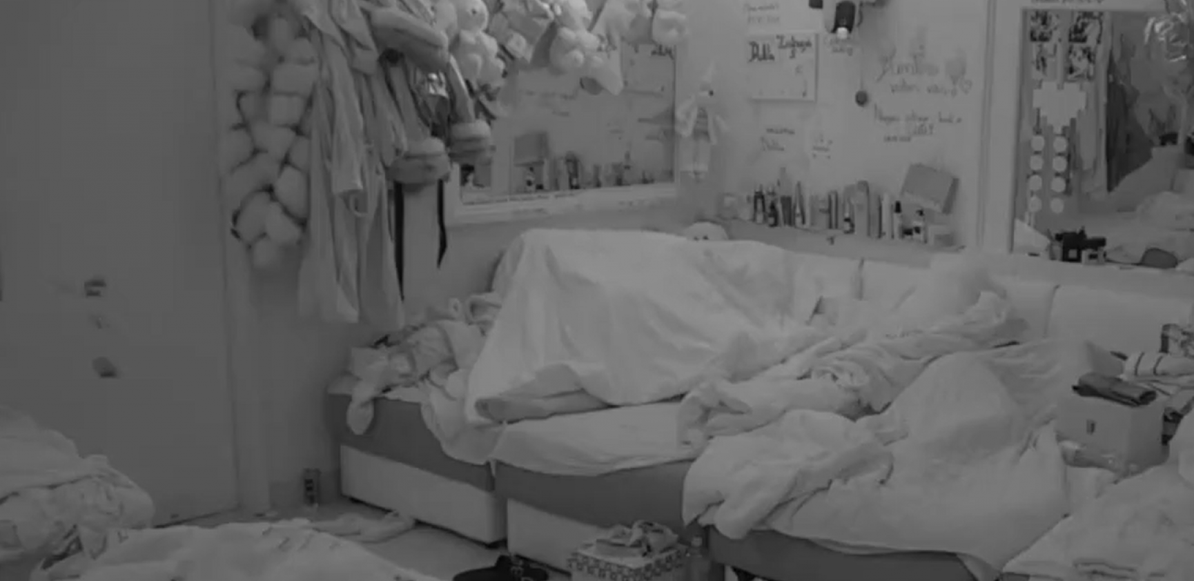 POSLE SVAĐE, SVE JE SLAĐE! Dalila i Car probleme rešavaju žestokom akcijom u krevetu!