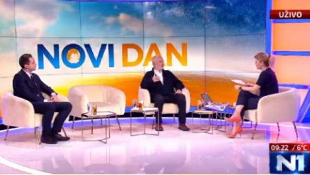 MISLE DA JE NAROD GLUP Đilasov Vladeta i Đilasov funkcioner Peđa Mitrović zahtevali izmeštanje Železničke stanice, a sada hoće da je vrate!