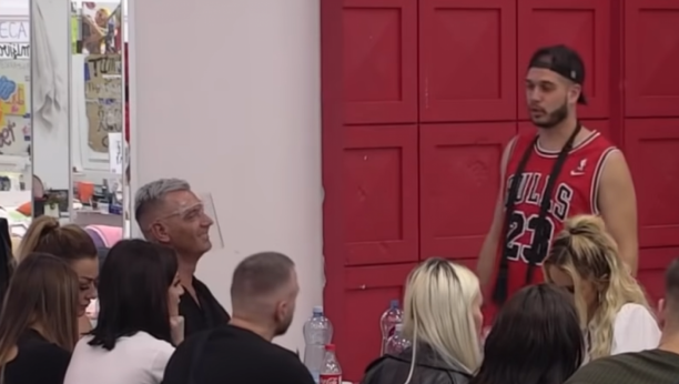 NAŠ ODNOS NE TREBA DA TRPI! Dejan potpuno odlepio za Aleks, očitao bukvicu za crnim stolom, nastao muk među zadrugarima!