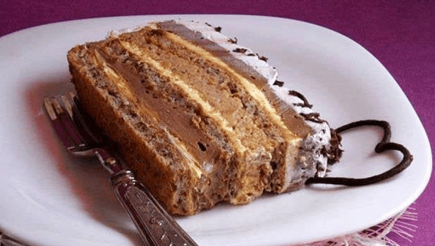 STARINSKA POSLASTICA KOJA OBARA SVE REKORDE Diplomat torta, stvorena za vrhunsko uživanje