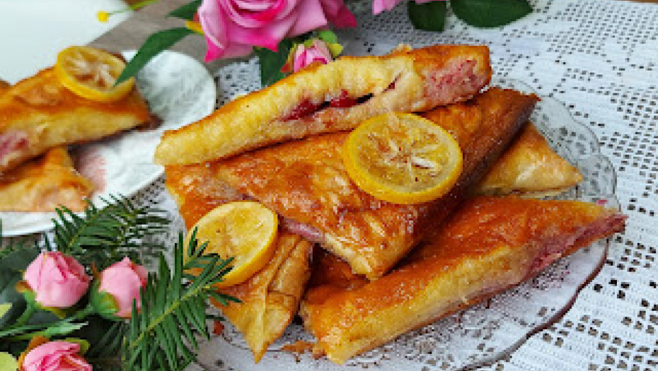 ZASLADITE SE SA STILOM Baklava-pita sa višnjama,  prelivena fantastičnim aromatičnim sirupom