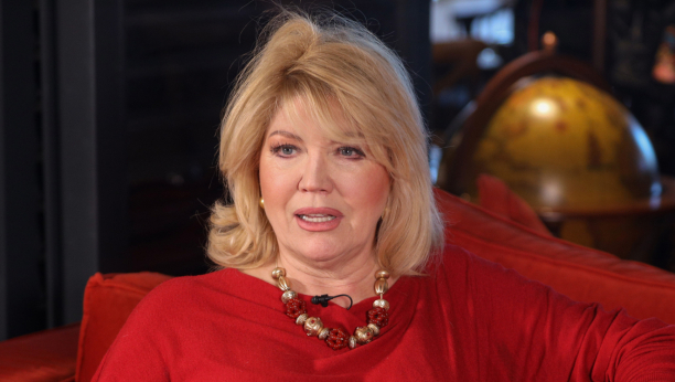 NISAM JA BIRALA BRAK NA DALJINU Nikad iskrenija ispovest Suzane Mančić o suprugu Grku koga vešto krije od javnosti