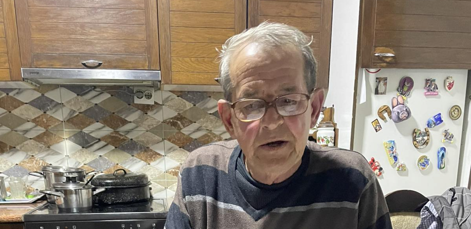 "ODROBIJAĆU TUĐU KAZNU, SAMO NEK MI VRATE PARE" Boško (72) iz Rume platio Bojanu Obradoviću (46) iz Zemuna kauciju od 15.000 evra, pa ostao kratkih rukava