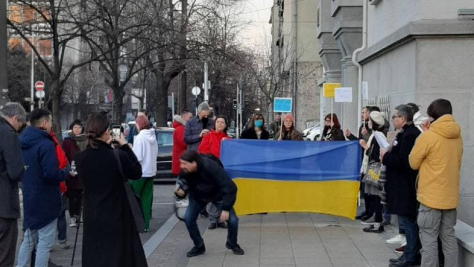 PROTEST ISPRED RUSKE AMBASADE Aida Ćorović, Pjotr Nikitin i TV N 1 podržavaju Ukrajinu