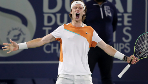 RUBLJOV SLAVIO U TRILERU! Rus posle preokreta bolji od Hurkača za finale Dubaija!