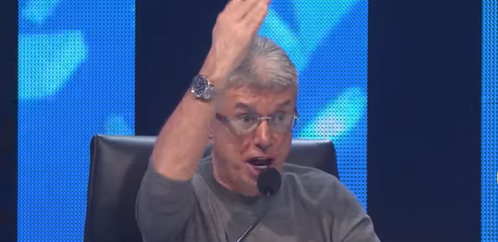 SAŠA PREKRŠIO STROGO PRAVILO U TAKMIČENJU Haos u Zvezdama Granda, žiri se odmah pobunio, a evo i šta je Popović uradio