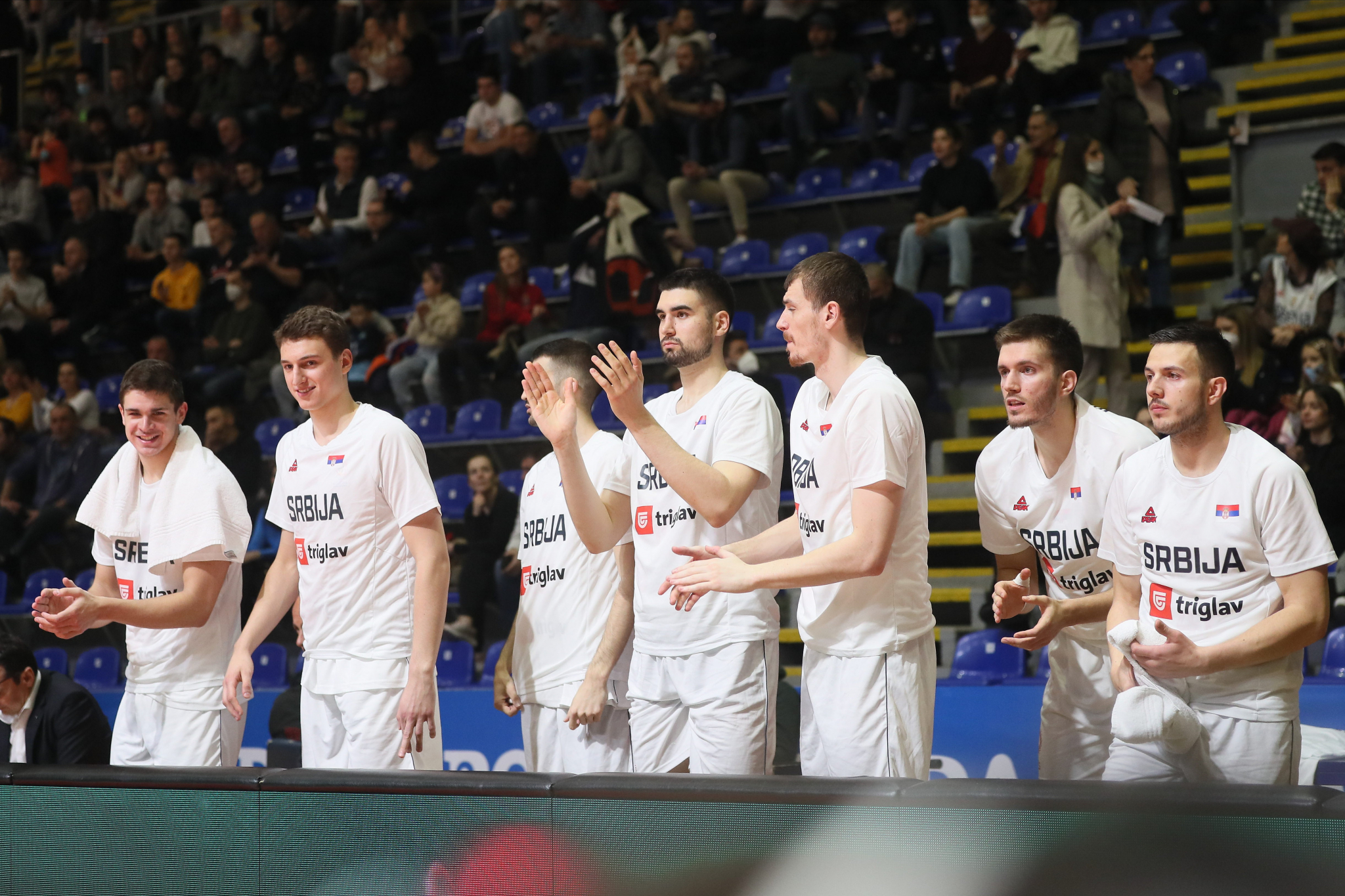 PEŠIĆEV DEBITANT BLISTA OD SREĆE! Majka mu je poznata srpska odbojkašica, a on je dobio najbolji mogući poklon za 18. rođendan!