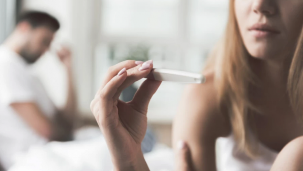 NISTE SIGURNI DA LI DA  URADITE TEST? Ovo su neočekivani simptomi trudnoće  i ima ih sedam!