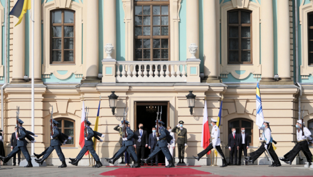 DA LI JE OVO ZNAK DA SE RATU BLIŽI KRAJ? Amerikanci posle tri meseca ponovo otvarili ambasadu u Kijevu