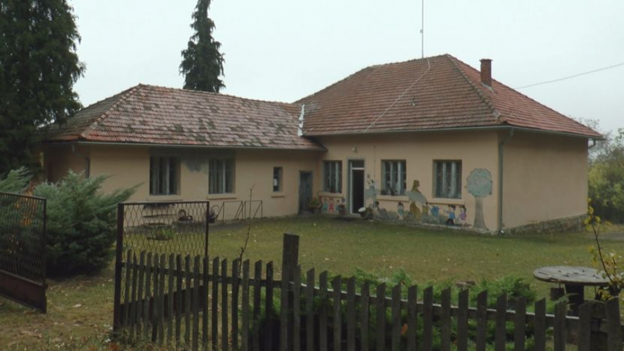 MLADI NE BEŽE IZ OVOG SRPSKOG SELA Najviše dece u suvoborskom kraju rađa se u Pranjanima