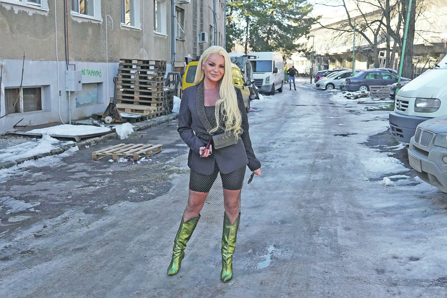 PRIVLAČE ME ŽESTOKI MOMCI! Ćerka Dragana Stojkovića Bosanc ekskluzivno za Alo! progovorila o svom emotivnom životu!