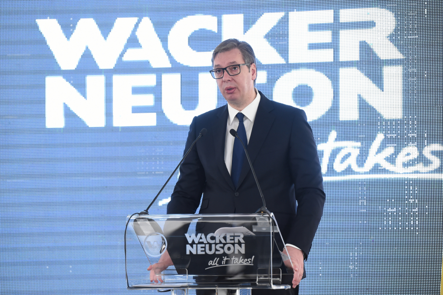 PREDSEDNIK VUČIĆ U KRAGUJEVCU Živim za dan kada će Srbija imati još više ovakvih kompanija (FOTO/VIDEO)