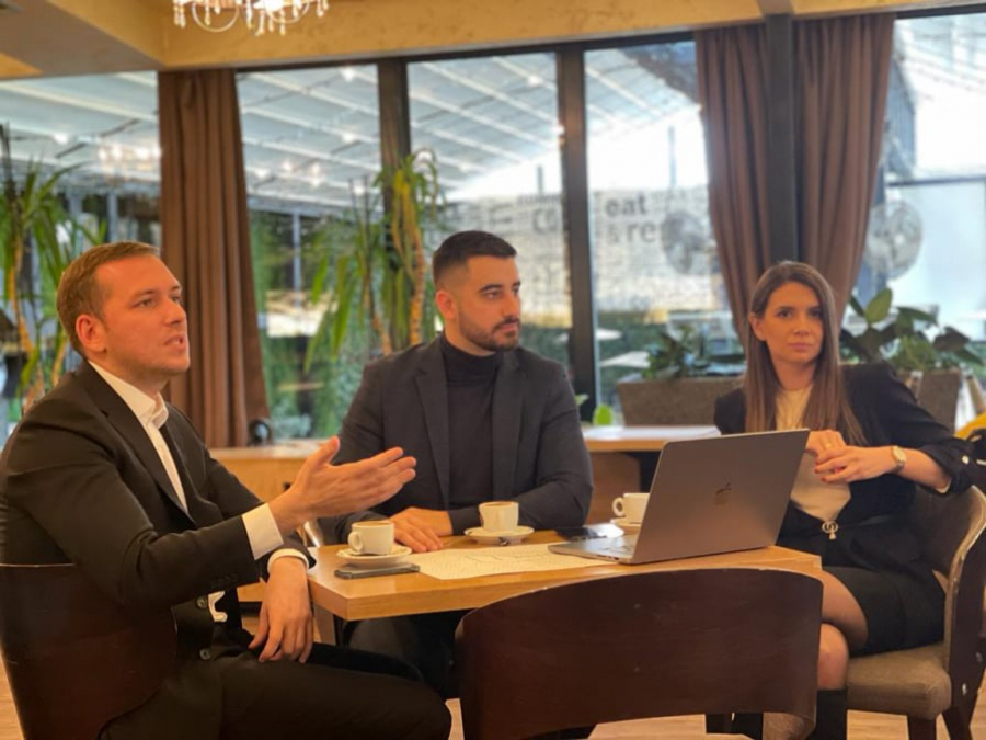 VESNA VIDOVIĆ, DEJAN KESAR I ĐORĐE TODOROVIĆ SAGLASNI Danas predvođeni Aleksandrom Vučićem postavljamo nove ciljeve za bolju budućnost Srbije