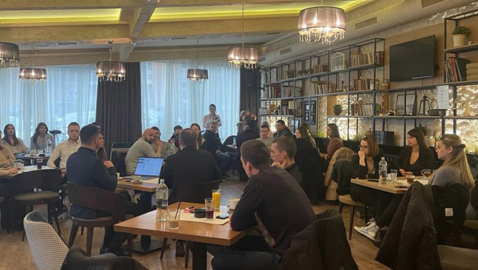 VESNA VIDOVIĆ, DEJAN KESAR I ĐORĐE TODOROVIĆ SAGLASNI Danas predvođeni Aleksandrom Vučićem postavljamo nove ciljeve za bolju budućnost Srbije