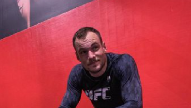 Novi nokaut sjajnog Medića, Todorović zaustavljen u prvoj rundi (VIDEO)