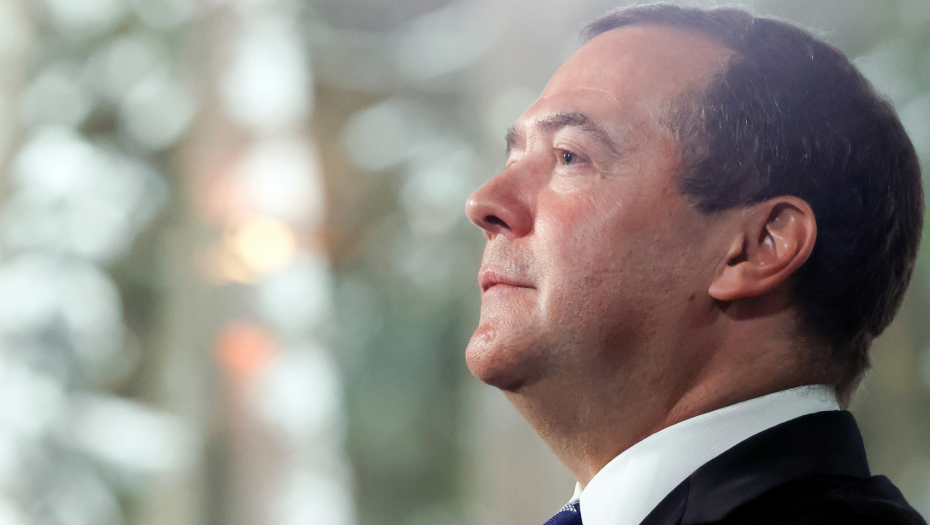 EU PUCALA SEBI U GLAVU Medvedev šokirao izjavom o sistemskoj krizi u evrozoni, prognoze se polako ostvaruju