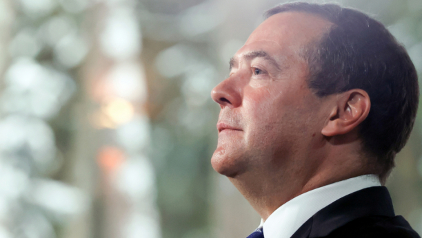 "S TOPLIM POZDRAVIMA" Medvedev se obratio Evropskoj uniji porukom koja će je "zalediti"