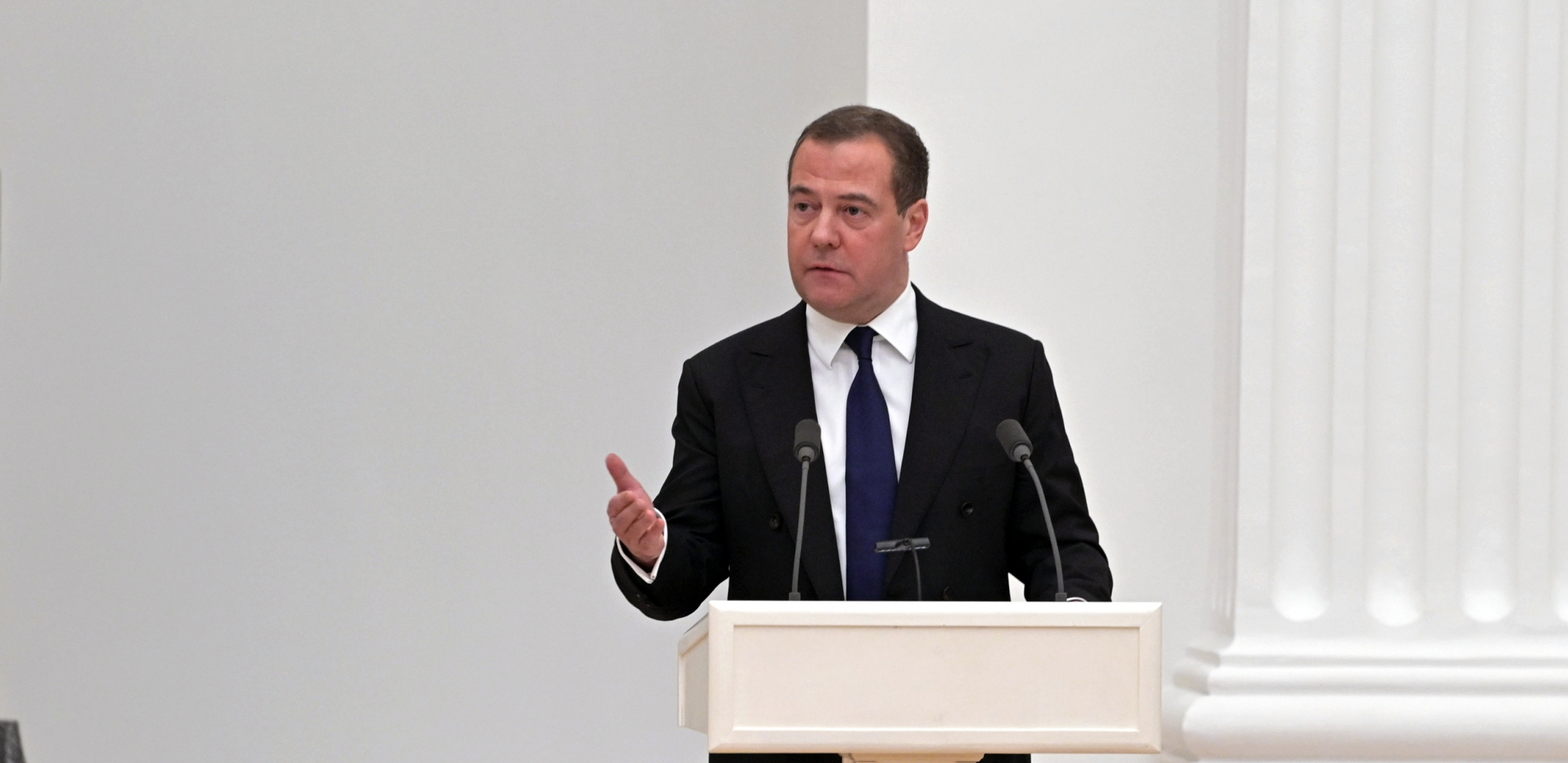 "MAHNITA TETKA URSULA DOBILA ŠAMAR" Medvedev ponizio EU: Vi ste 51. američka država! (VIDEO)