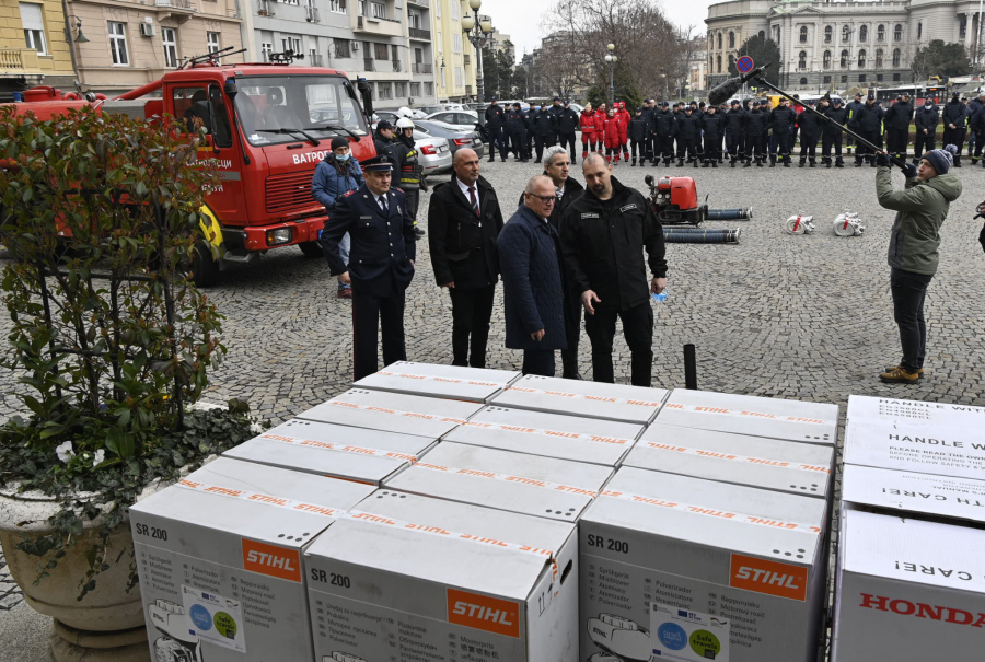 VESIĆ ČESTITAO MEĐUNARODNI DAN CIVILNE ZAŠTITE: Vi ste jedan od stubova bezbednosti građanki i građana