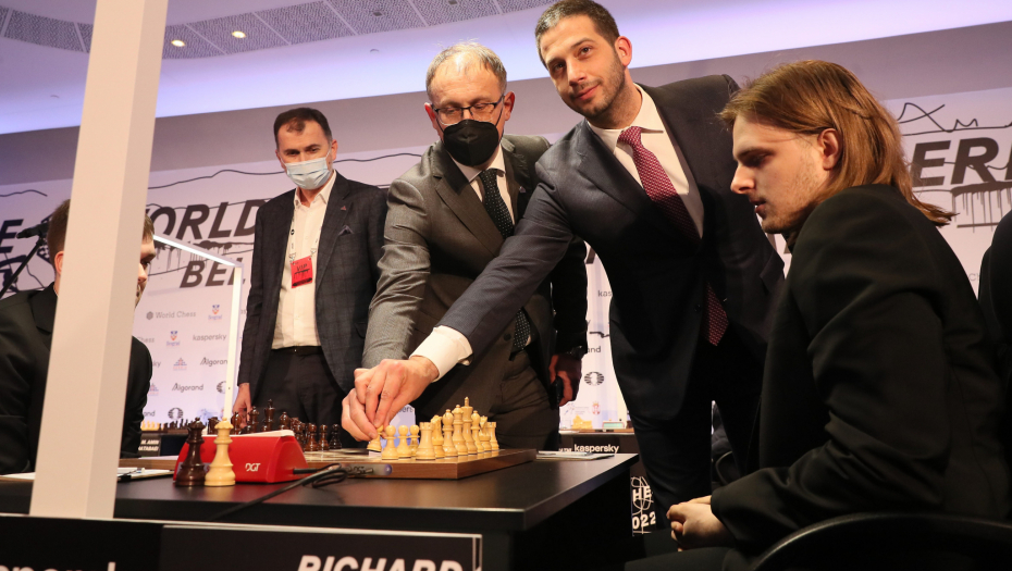 SRBIJA SE VRAĆA NA ŠAHOVSKU MAPU SVETA! Vanja Udovičić povukao prvi potez, startovao prestižni Gran-pri u Beogradu!