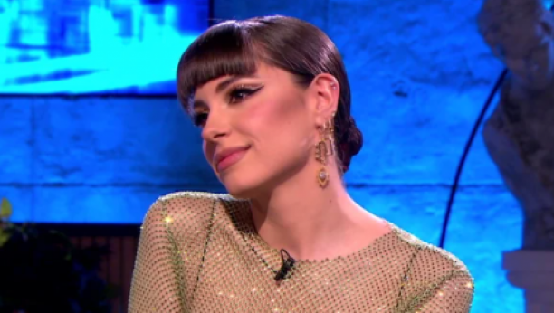 PRAVA BOMBA Sara Jo pokazala izvajano telo, a o ovakvom stomaku sve devojke maštaju (FOTO)