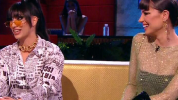 KAO DA SU SE DOGOVORILE! Sara Jo i Anđelina zapalile studio svojim stajlinzima, a svi gledaju u ovaj detalj na njihovim nogama! (FOTO)