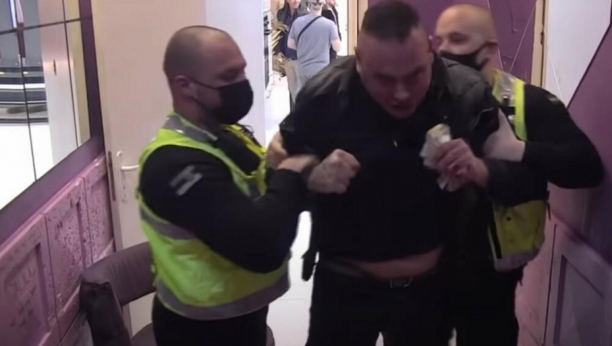 CAR IZLAZIO SA IMANJA! Isplivao snimak kako Filip napušta Zadrugu, a onda je otkrio šta je radio napolju! (VIDEO)