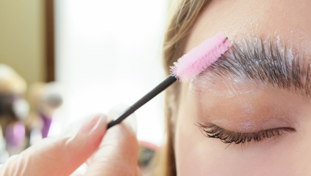 BROW LAMINATION JE SVETSKI TREND MEĐU DAMAMA: Kozmetičarka otkriva kako da vam obrve izgledaju gušće i prirodno na bezbolan i neinvazivan način