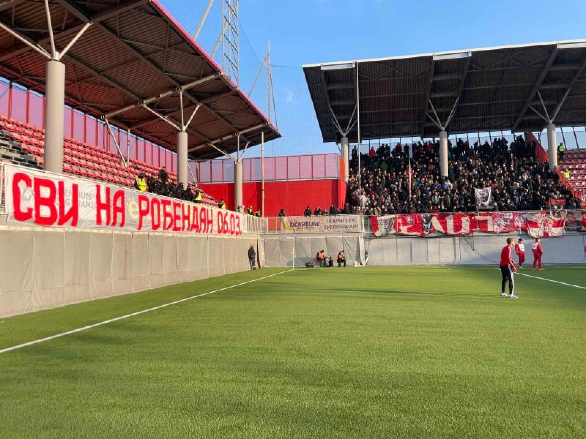 ZVEZDA ODNELA CEO PLEN IZ 