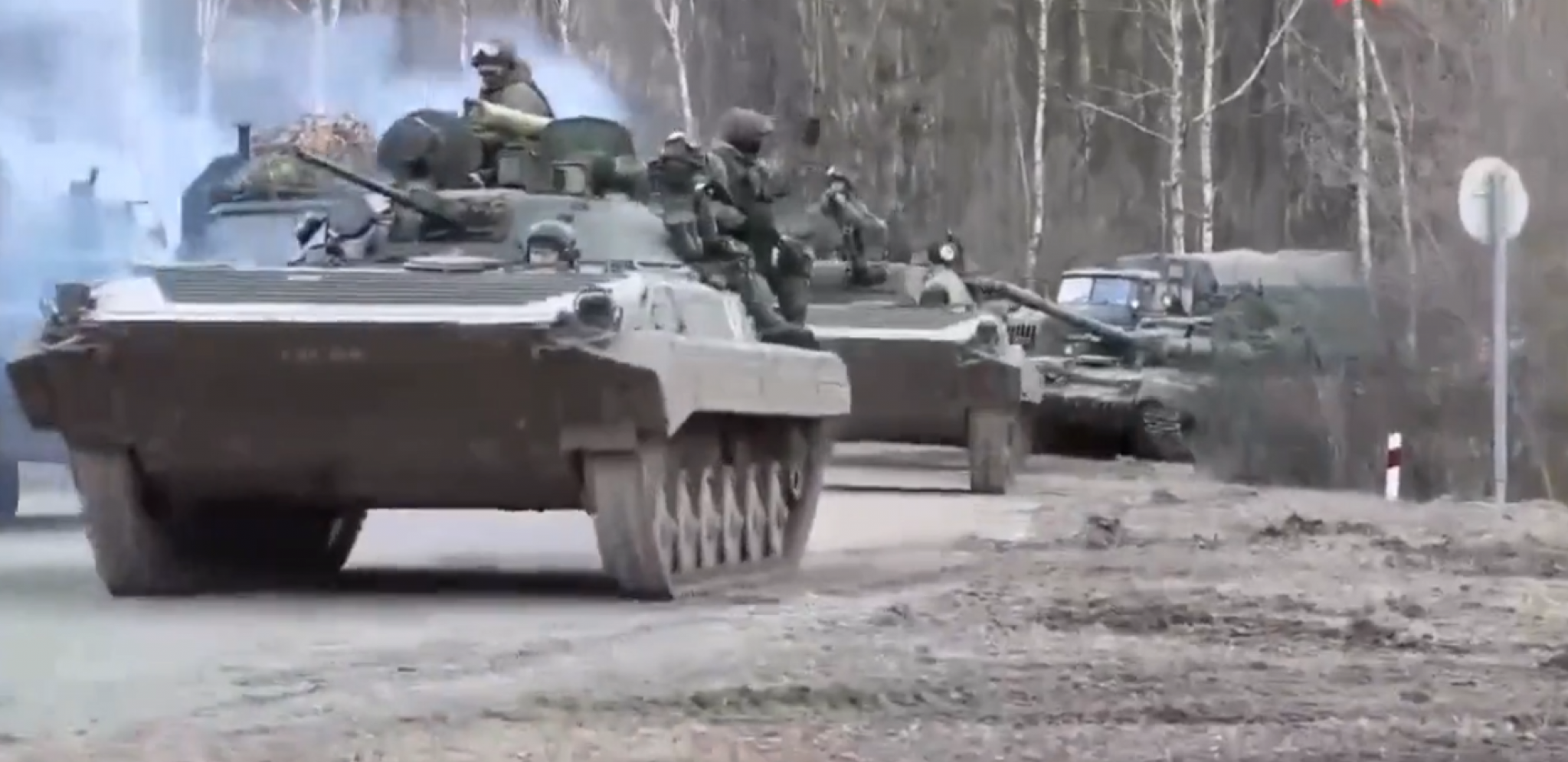 RUSKI TENKOVI NADOMAK KIJEVA Putinova armija nadire ka prestonici Ukrajine (VIDEO)