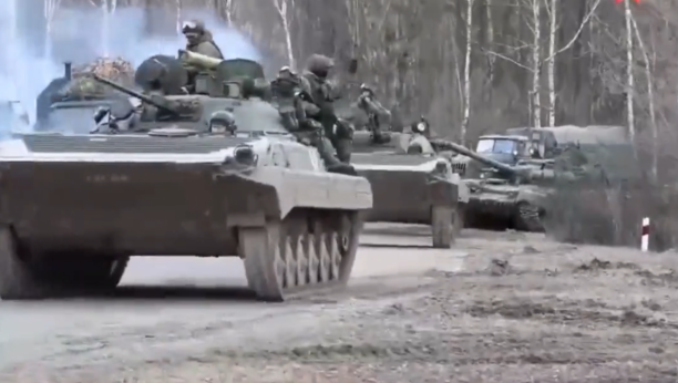 RUSKI TENKOVI NADOMAK KIJEVA Putinova armija nadire ka prestonici Ukrajine (VIDEO)