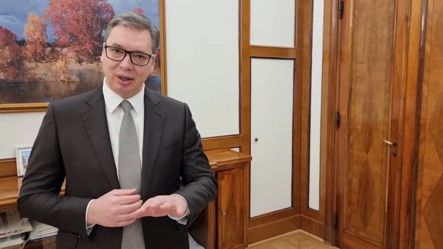 PREDSEDNIK PORUČIO GRAĐANIMA DA ĆE DRŽAVA SAČUVATI MIR I STABILNOST I DA NEĆE BITI NESTAŠICA Ne nasedajte na provokacije, Srbija nije u ratu, obezbedili smo sve