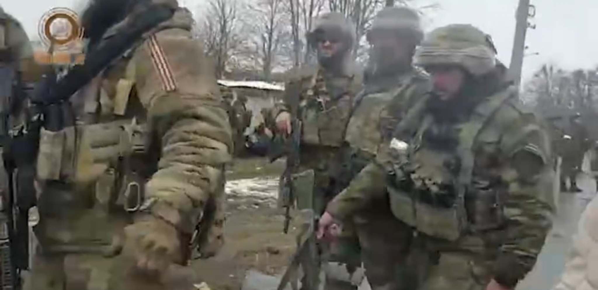 SNIMAK ZAPALIO DRUŠTVENE MREŽE Čečenski specijalci pevaju "Kaćušu" u Donbasu (VIDEO)