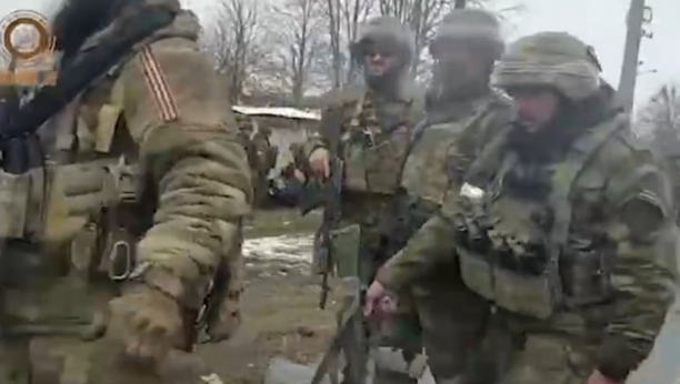 ČEČENSKI SPECIJALCI NEZAUSTAVLJIVI U UKRAJINI Na Putinovu komandu pripadnici OMON "Ahmat" gaze neprijateljske položaje (VIDEO)