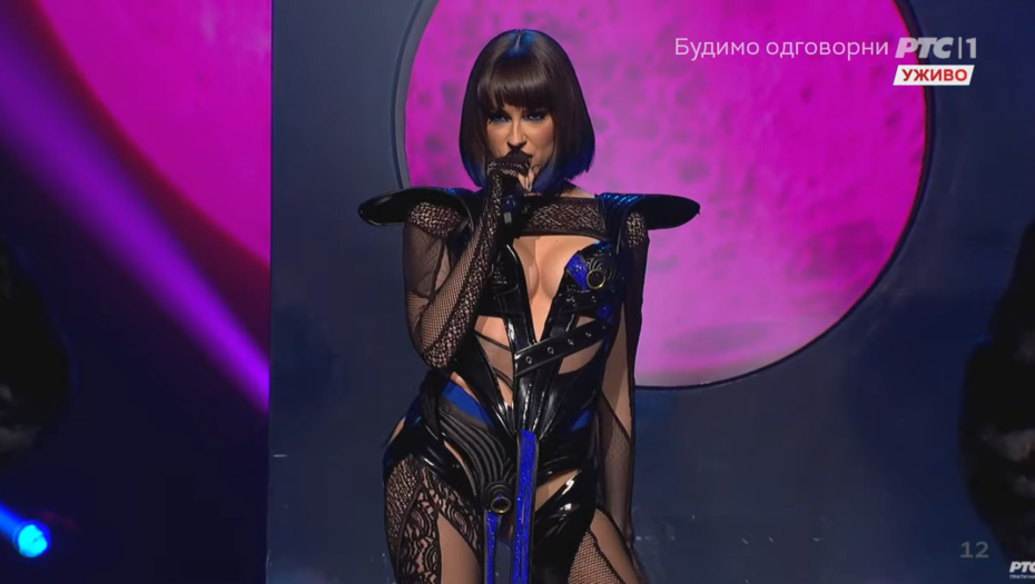 SPEKTAKL! Sara Jo pokidala na sceni, nakon ovog njenog nastupa će "brujati čaršija" !