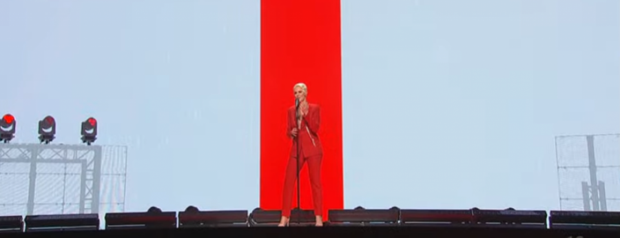 POSLEDNJI BLOK PESAMA DOVEO ATMOSFERU DO USIJANJA! Gramophonedzie je doneo na scenu elektro sving, a Tijana Dapčević dominirala scenom savršenim vokalom!