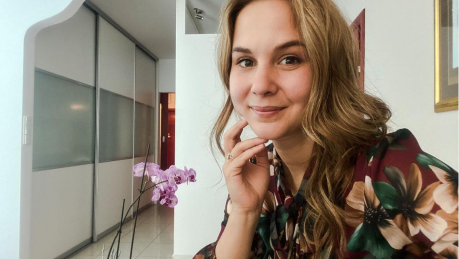 GLUMICA DOŽVELA UŽASNU TRAGEDIJU, NAKON TOGA ŽIVELA U KONTEJNERU Njena priča razara srca, a evo o čemu se radi