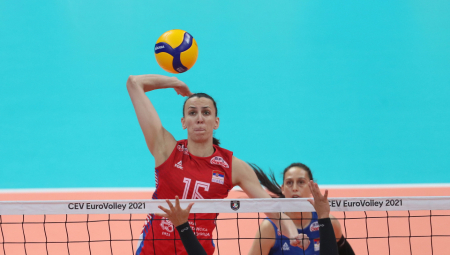 DOLETEĆE RODE Bivša odbojkašica Milena Rašić u drugom stanju