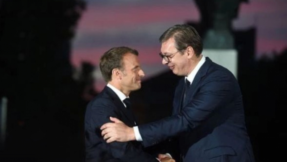 PREDSEDNIK VUČIĆ RAZGOVARAO SA MAKRONOM Ovo je saopštio nakon završetka razgovora (FOTO)